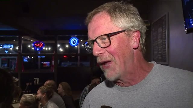 Cubs fans at the Lamplighter Public House in Seattle