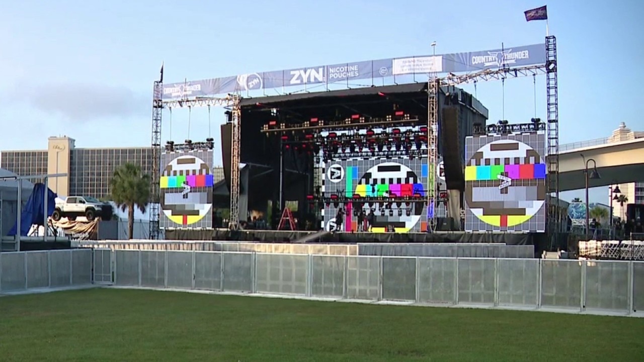 Country Thunder Music Festival begins