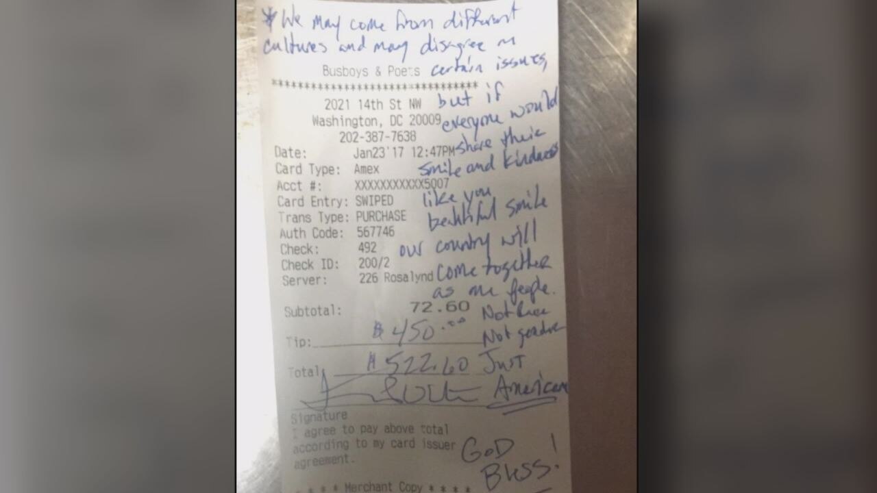 Server receives huge tip, uplifting message on receipt