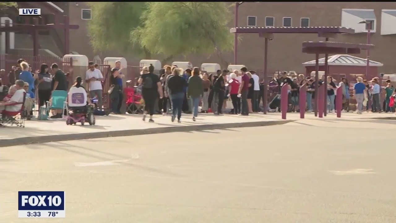 2022 Elections: People line up for event featuring Former President Barack Obama