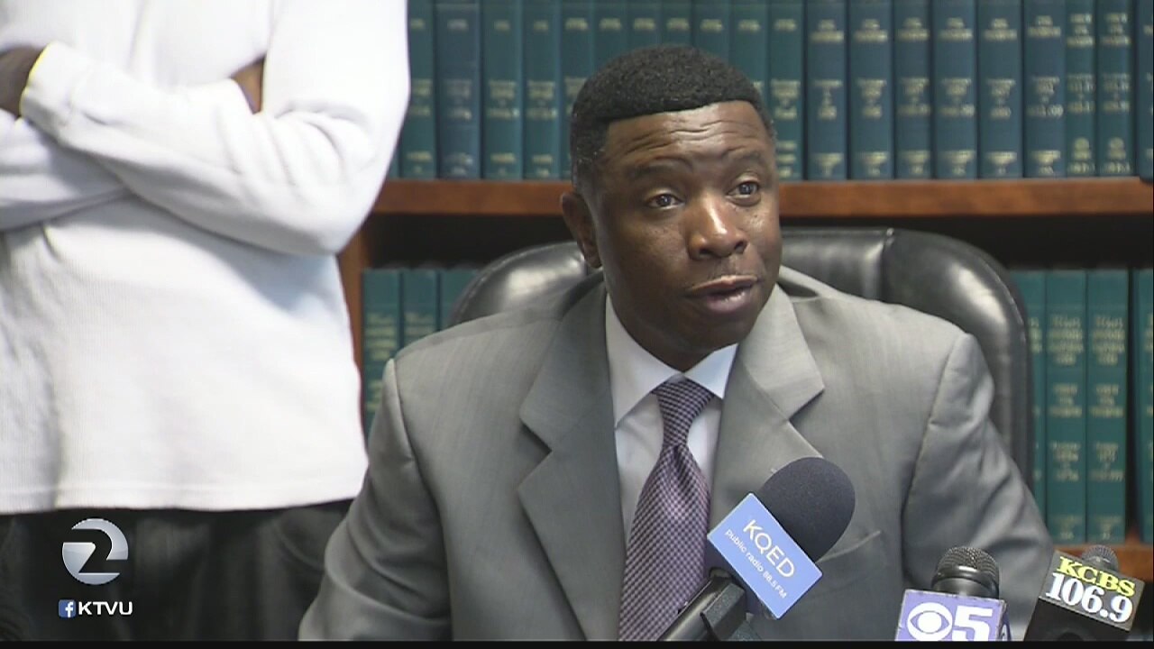 Decorated Oakland cop files retaliation claim