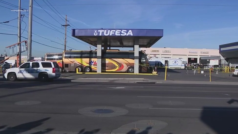Suspect hospitalized after Phoenix police shooting