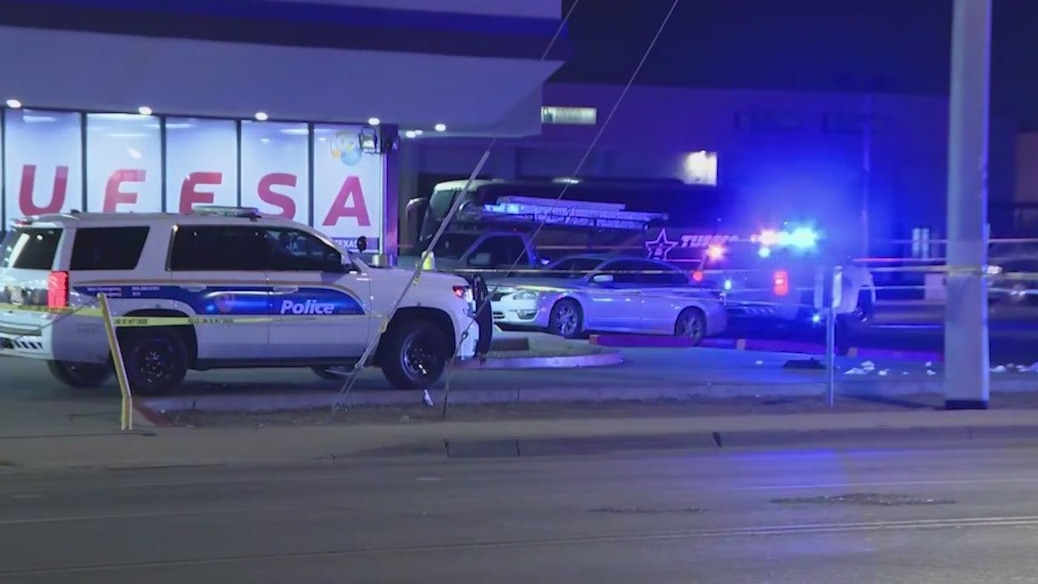 Suspect wounded after confrontation with officer at Phoenix bus stop