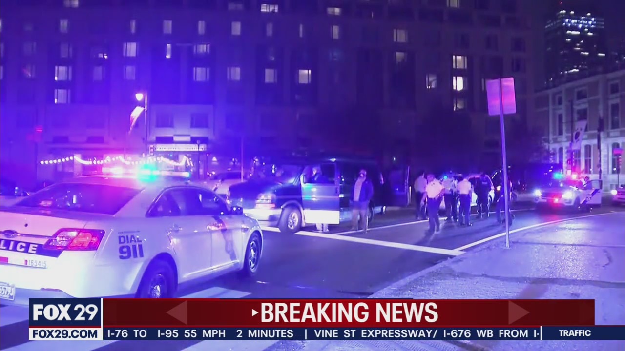 Suspicious devices found inside vehicle on Ben Franklin Parkway