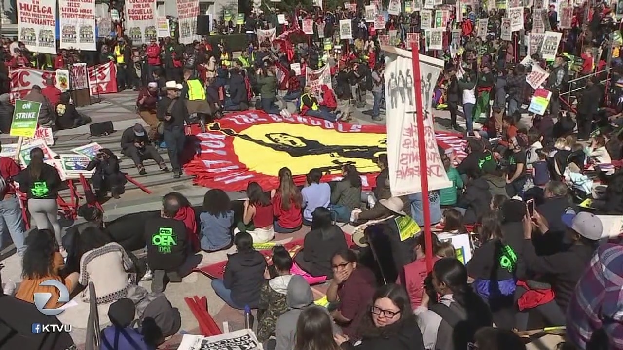 Day 1: Oakland's public school teachers go on strike