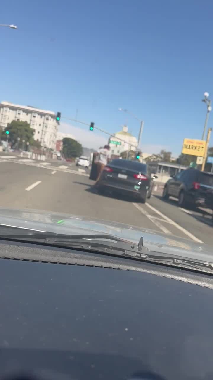 Oakland road rage incident caught on video