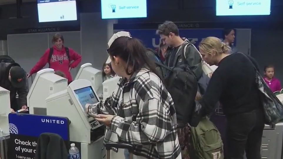 Friday marked one of the busiest days for travel at Bay Area airports this holiday period