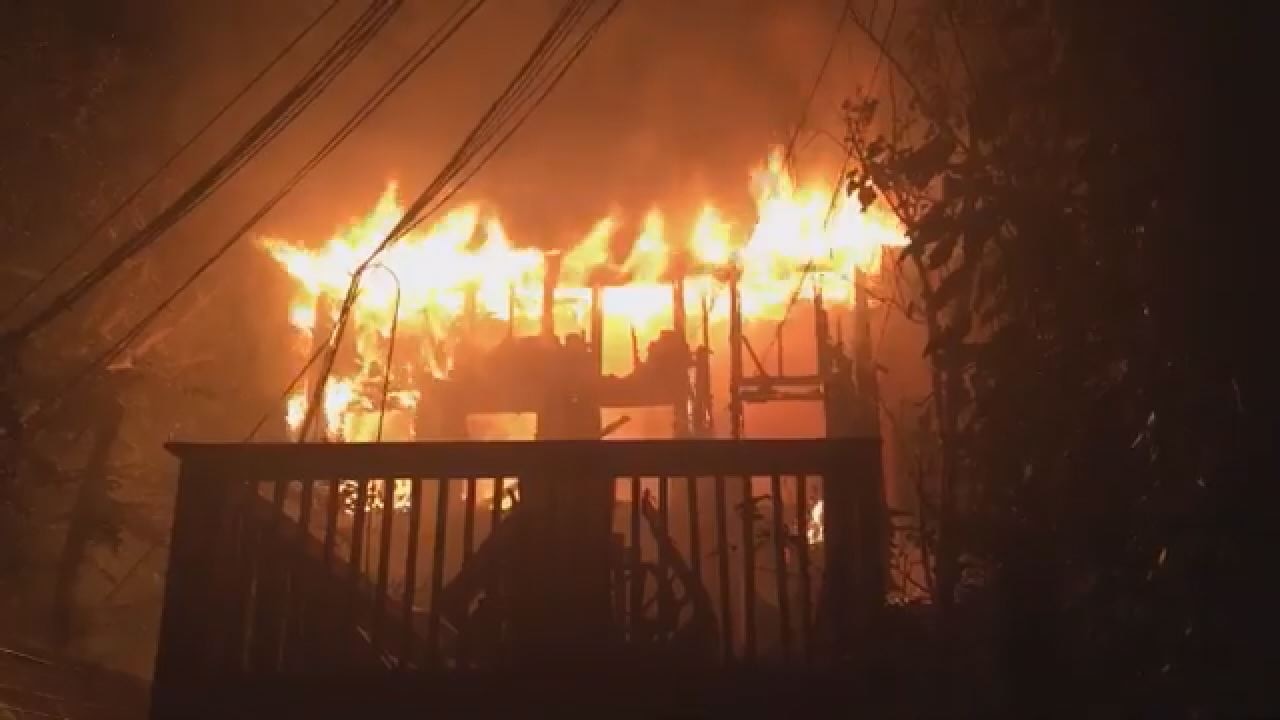 2 firefighters hurt, 8 people displaced after fire in Northwest DC