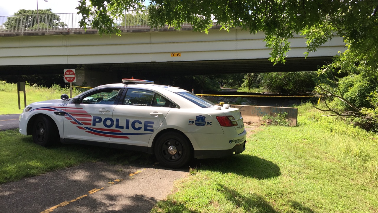 Man killed on Anacostia Riverwalk Trail, suspect on mountain bike sought, DC police say