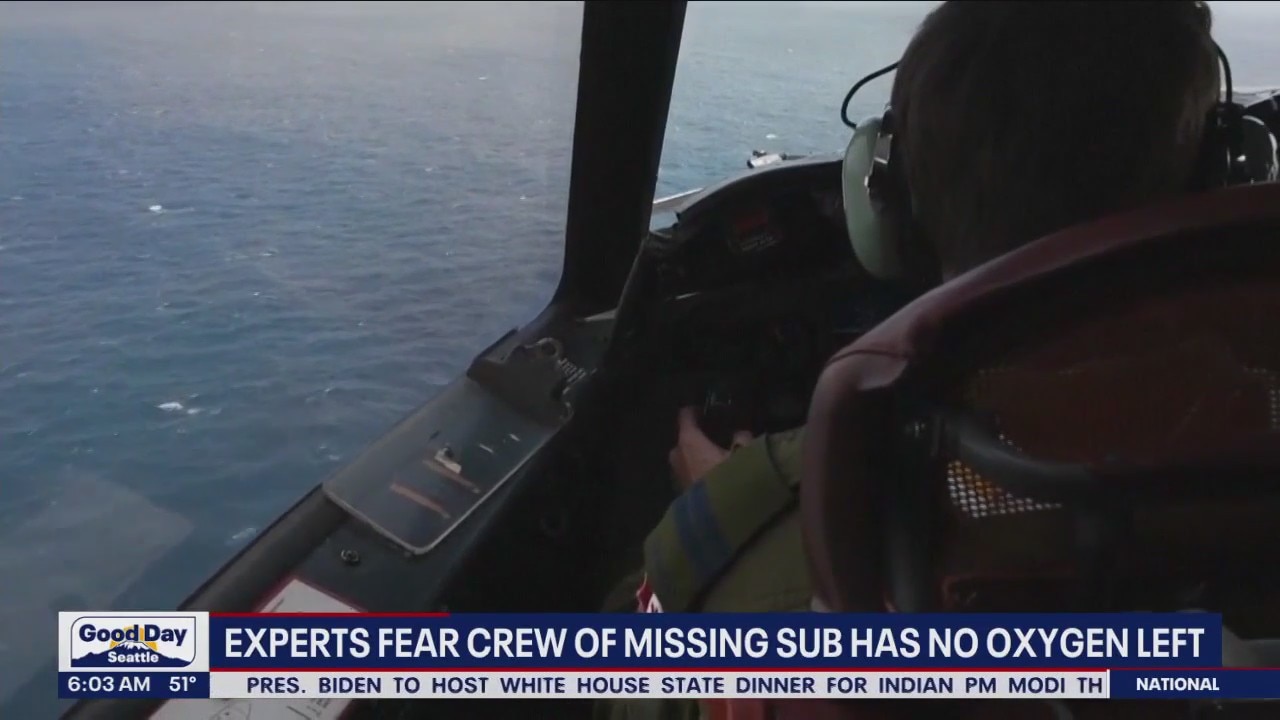Experts fear crew of missing sub has no oxygen left