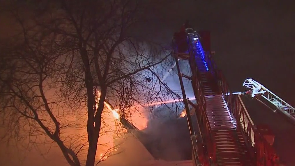 Milwaukee arson, vacant home destroyed