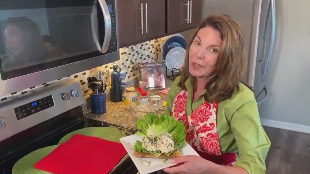 Cooking Mom: Door County Cherry Chicken Salad