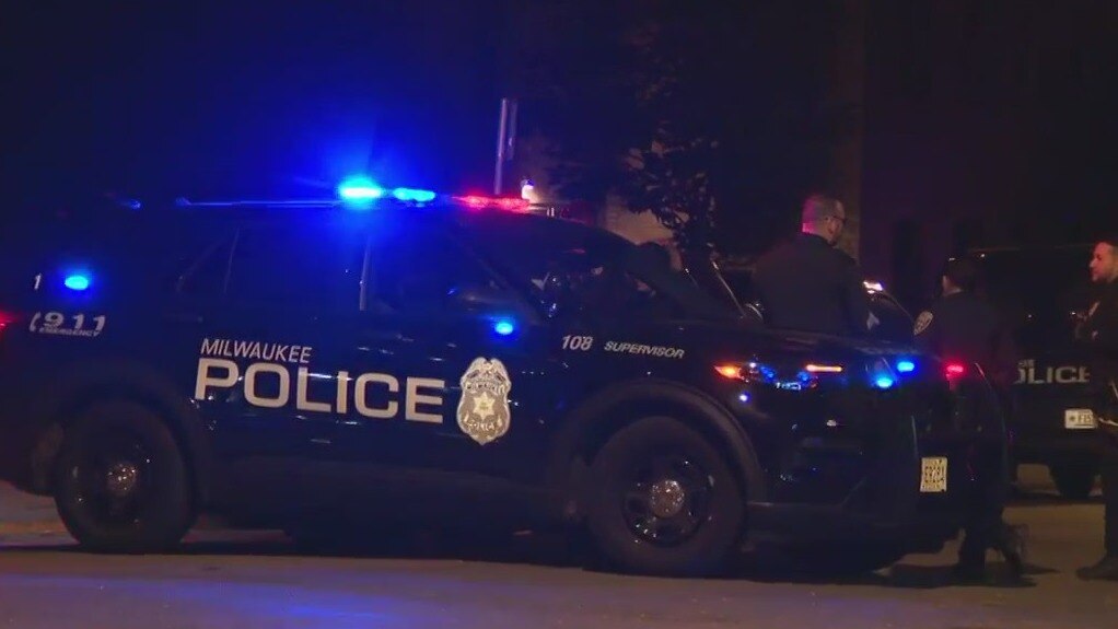 Milwaukee police chase; shots fired, 2 squads struck