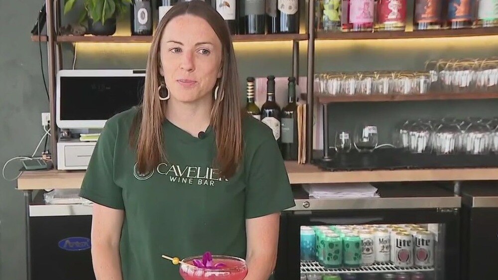 Celebrates a vibrant and growing art community