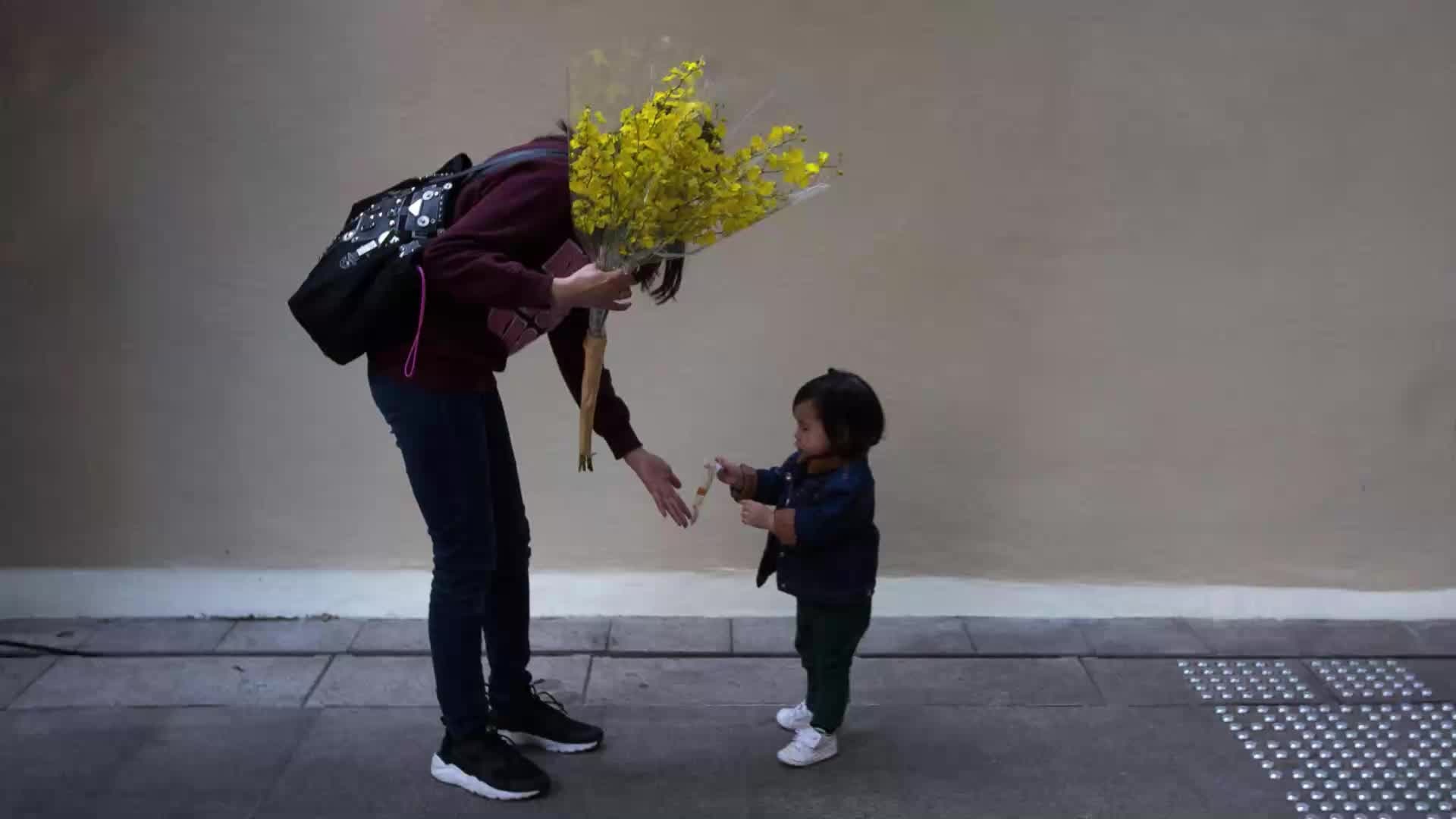 Survey: Average mom spends 97 hours a week taking care of kids