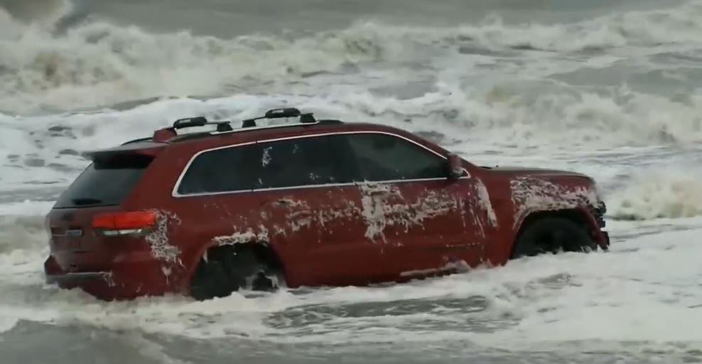 Driver abandons Jeep in waves after getting stuck on SC beach during Hurricane Dorian