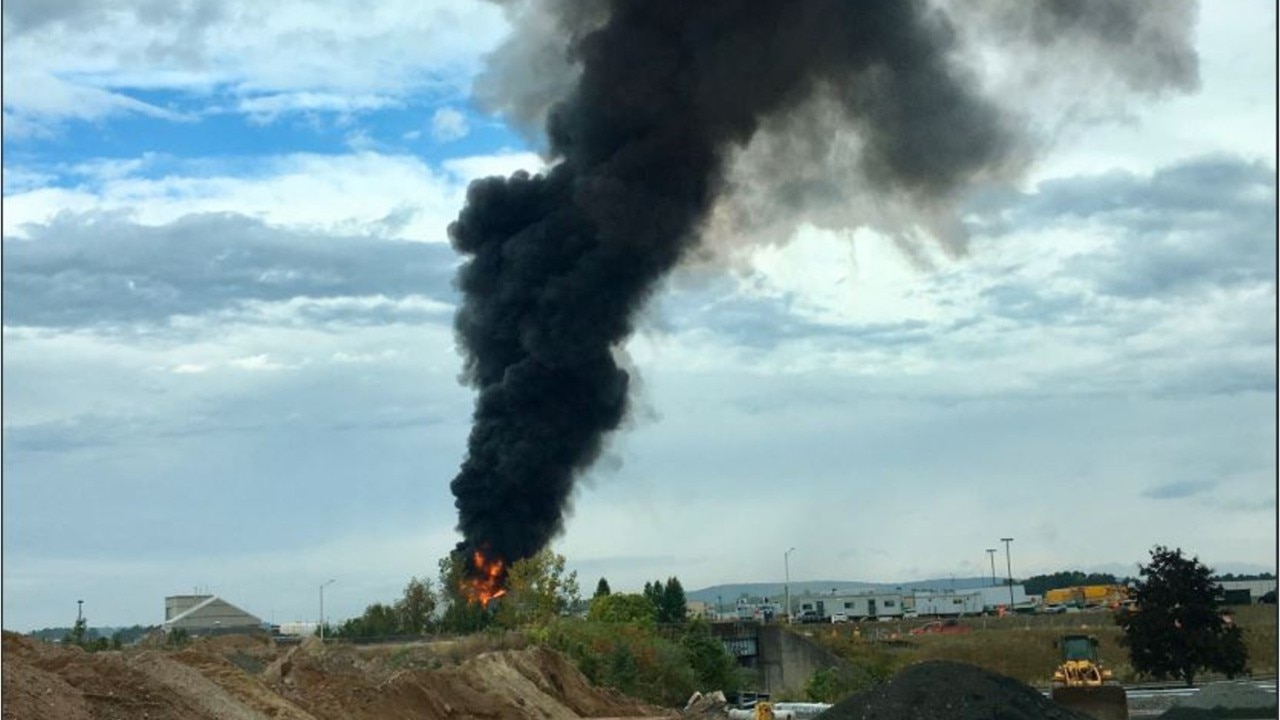 World War II-era bomber crashes; at least 7 reported dead