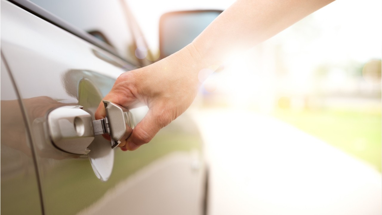 Officials warn college students of car wrap scam