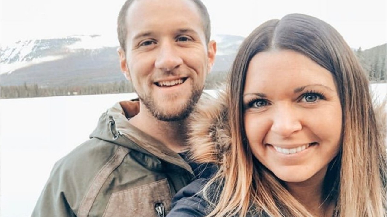 Woman marries man who saved her in Vegas shooting