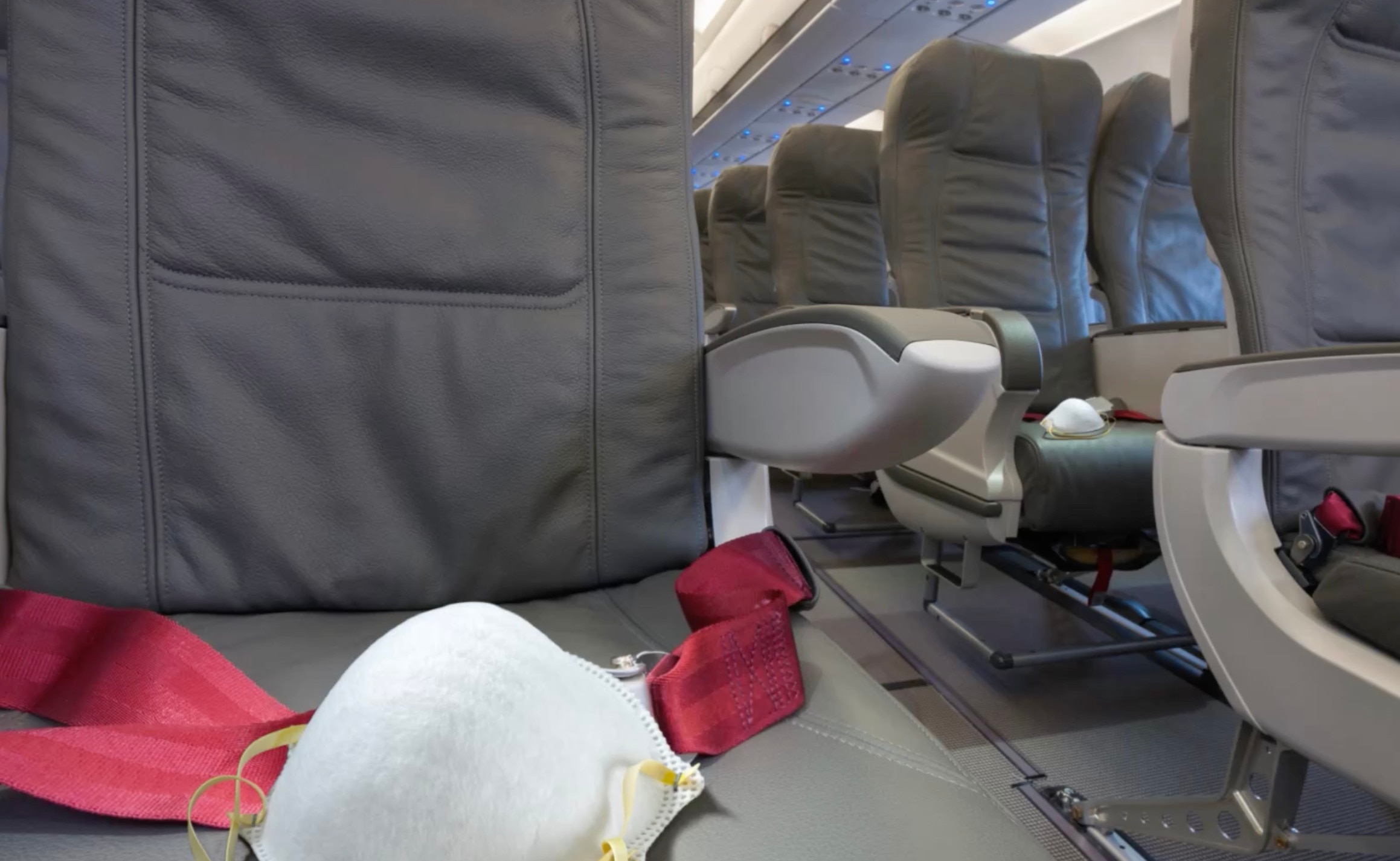 United strengthens mask policy