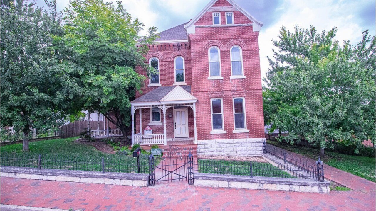 Missouri home for sale with jail attached