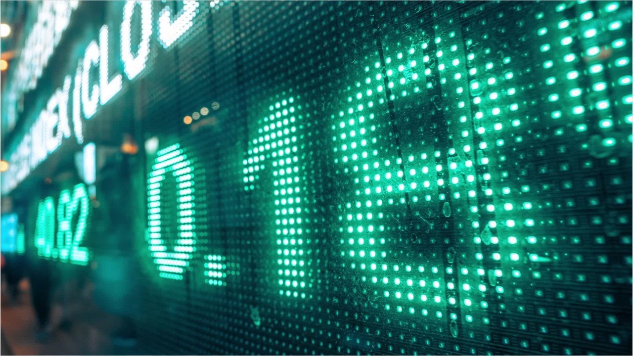 Wall Street: Short selling and short squeezes explained