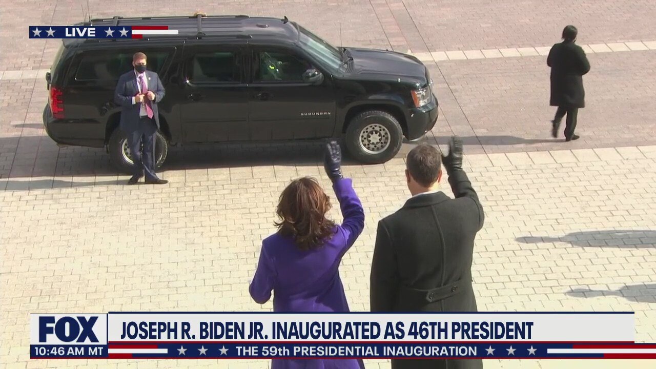 Harris gives sendoff to Pence on Capitol steps