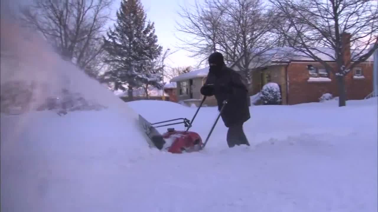 Winter storm sweeps across US