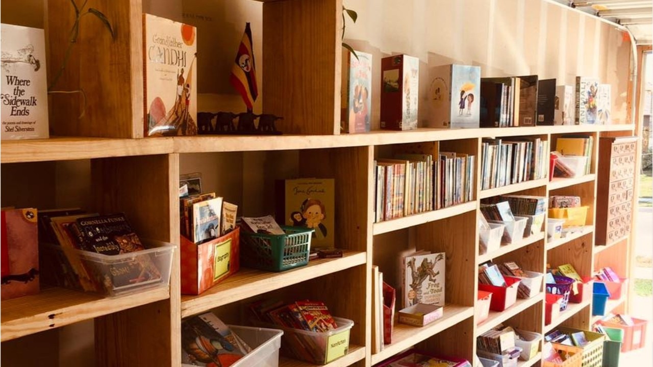 Texas teacher opens garage library amid COVID-19 pandemic