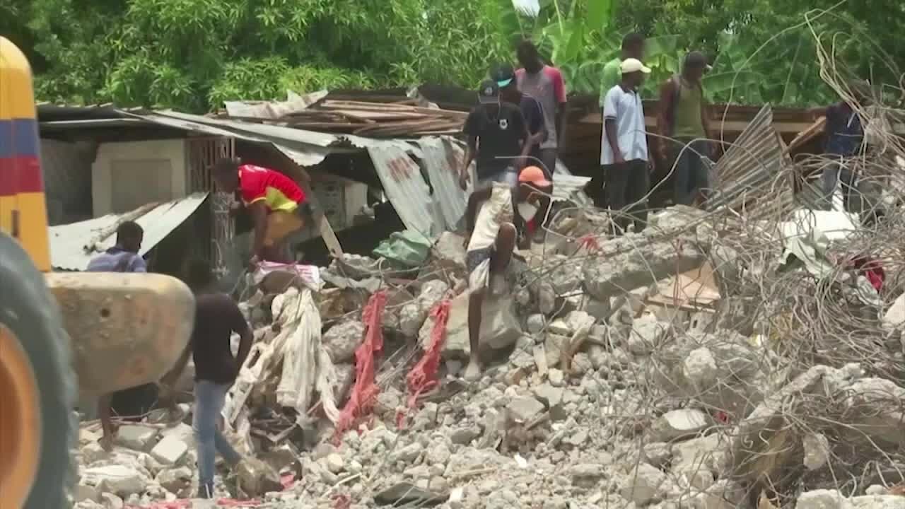 Tropical storm complicates rescue effort in earthquake-stricken Haiti