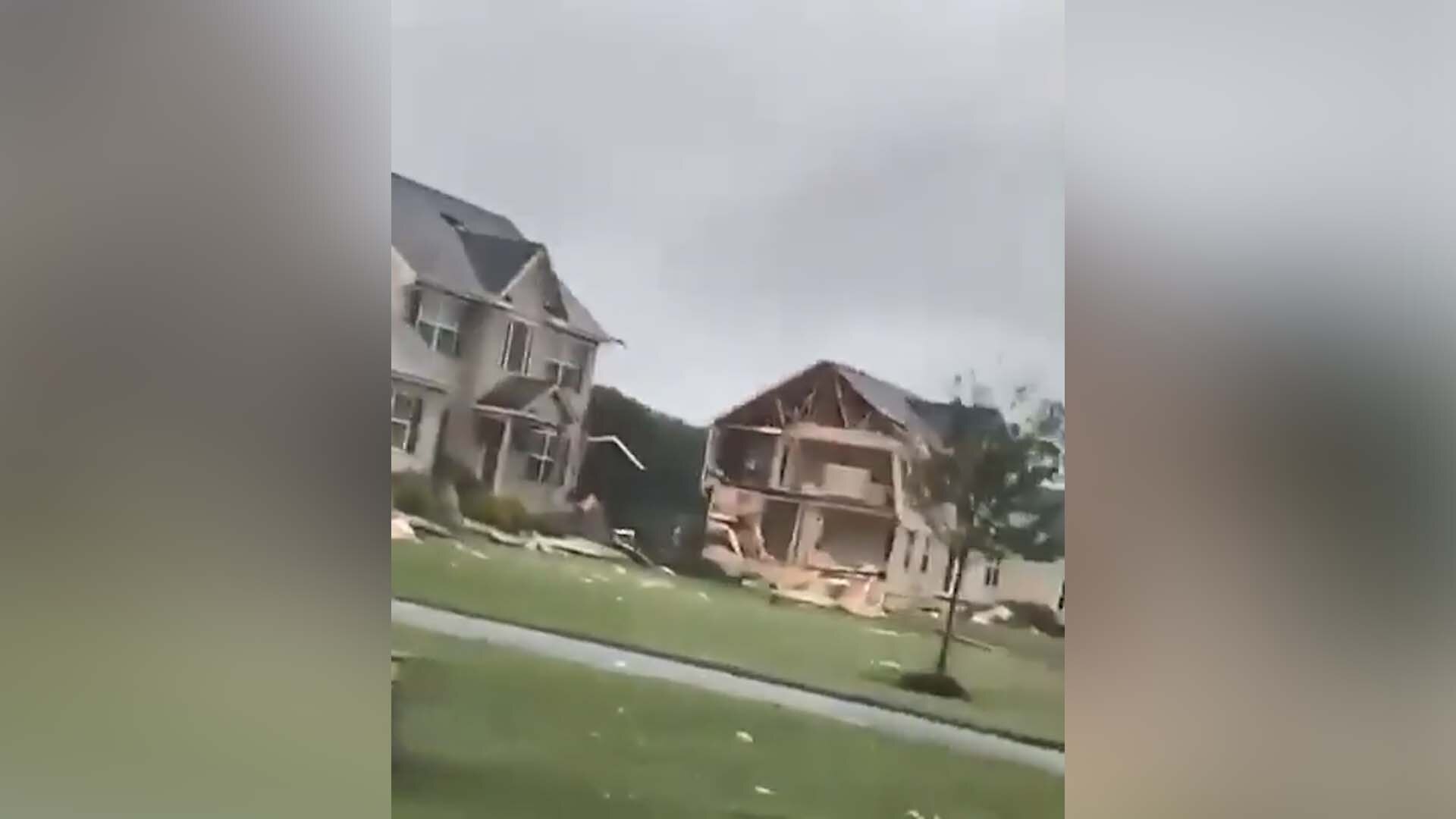 Houses destroyed after tornado rips through Mullica Hill, New Jersey