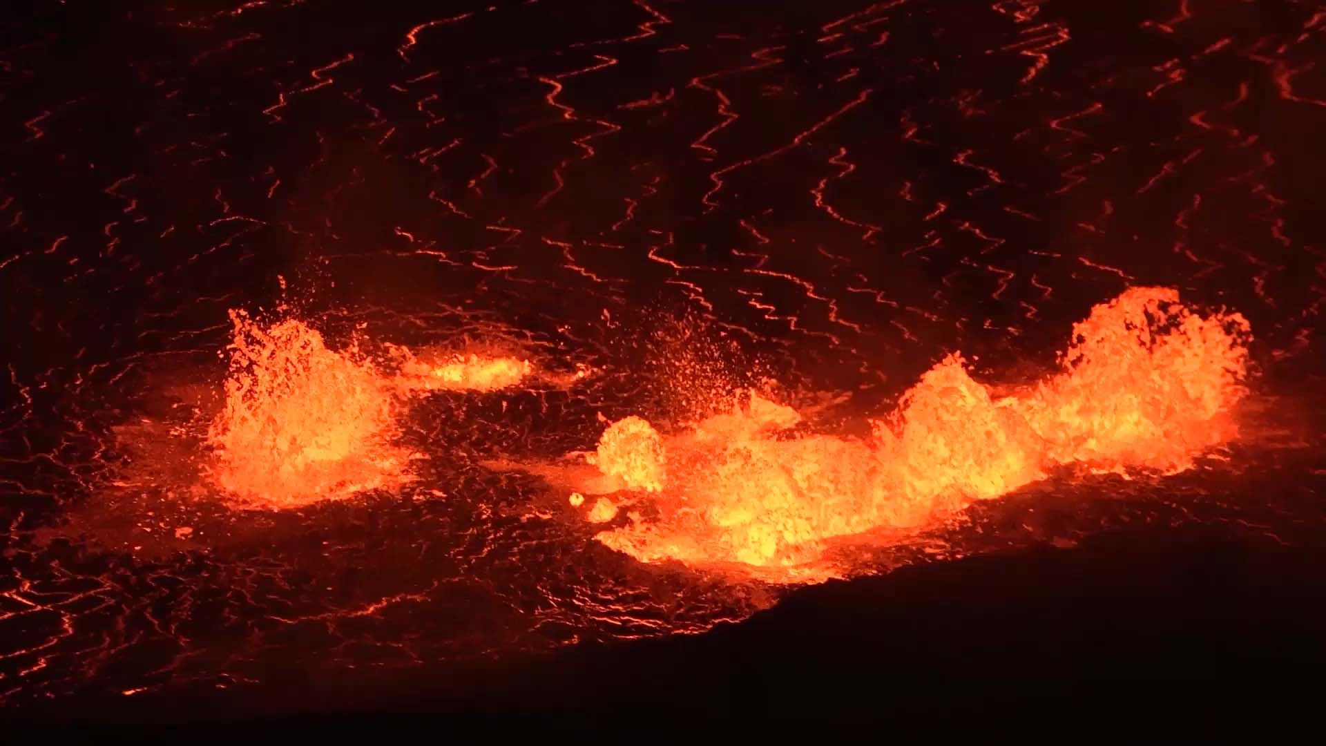 Lava lake bubbles as Hawaii Kilauea volcano erupts