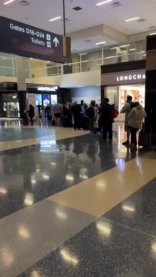 American Airlines Cancels Hundreds of Flights Over Halloween Weekend