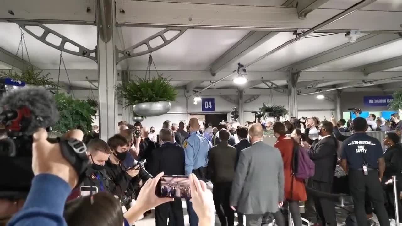 Obama arrives to give speech at COP26 in Glasgow