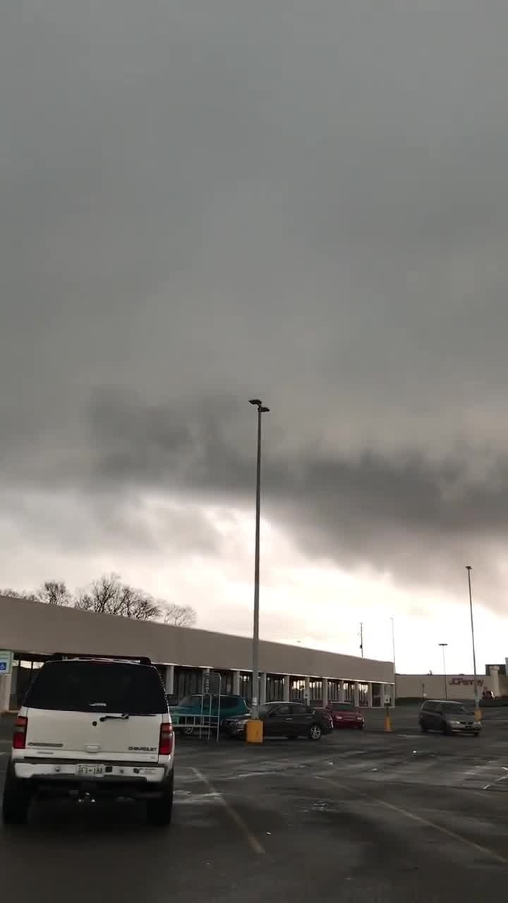 Sirens Ring Out in Hopkinsville Amid Kentucky Tornado Warnings