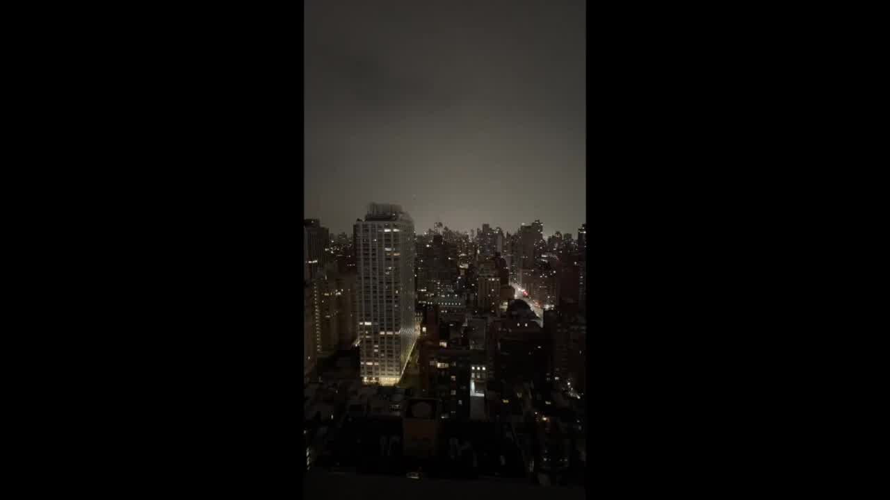 Timelapse Footage Shows Snow Squall in Manhattan as Arctic Air Hits