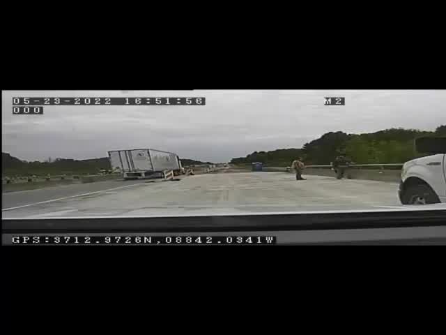 Watch Illinois deputy, highway worker save man's life
