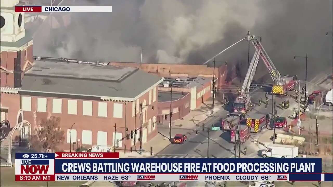 Massive fire breaks out at Chicago warehouse