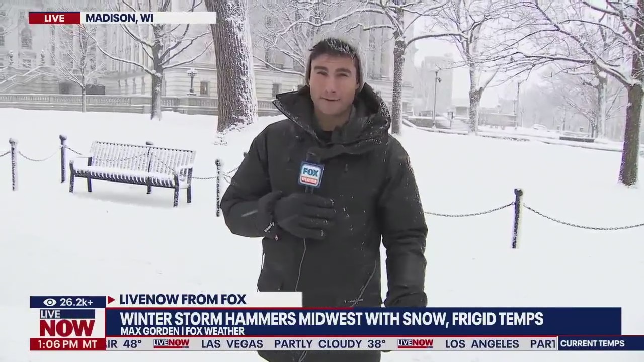 Winter storm hammers Midwest with heavy snow