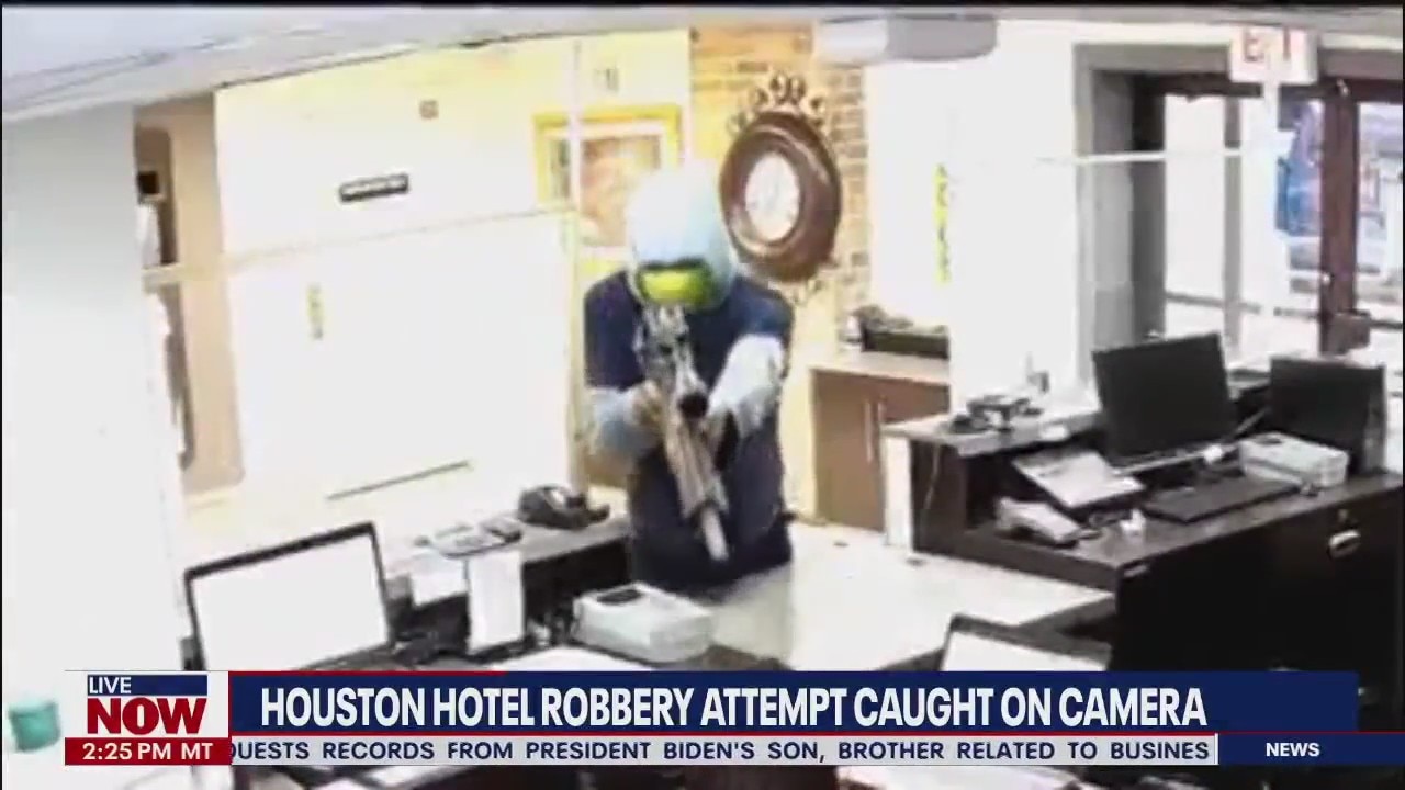 Houston hotel clerk scares off armed robber by pulling out her own gun | ,LiveNOW from FOX
