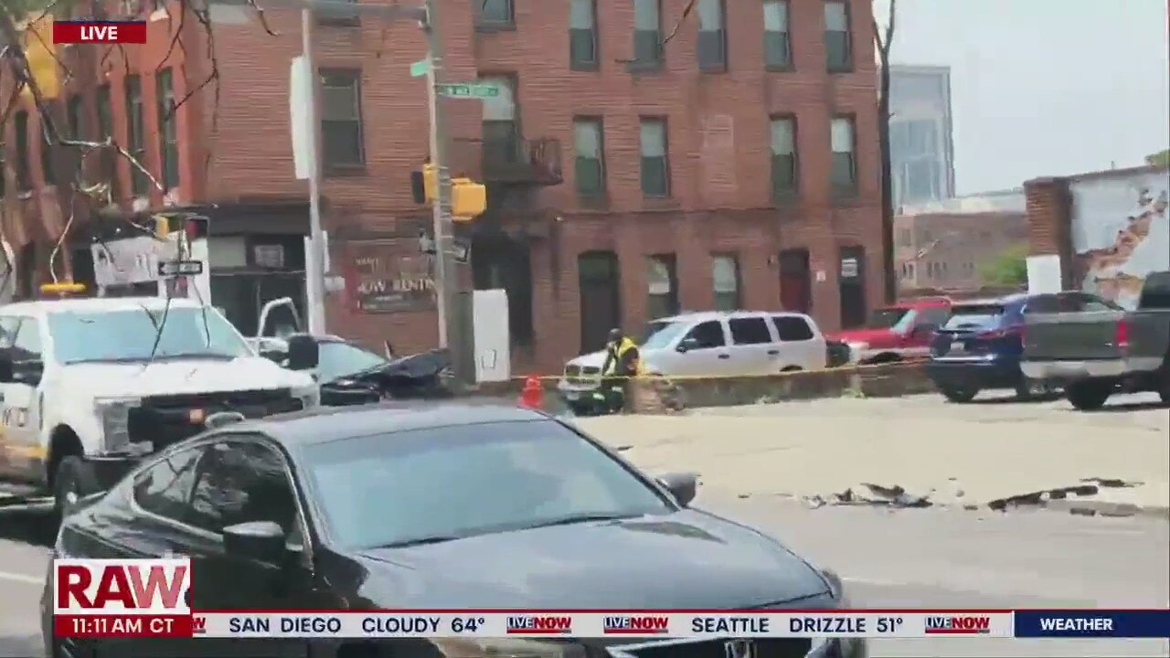 'Mass casualties' after bus hits Baltimore building