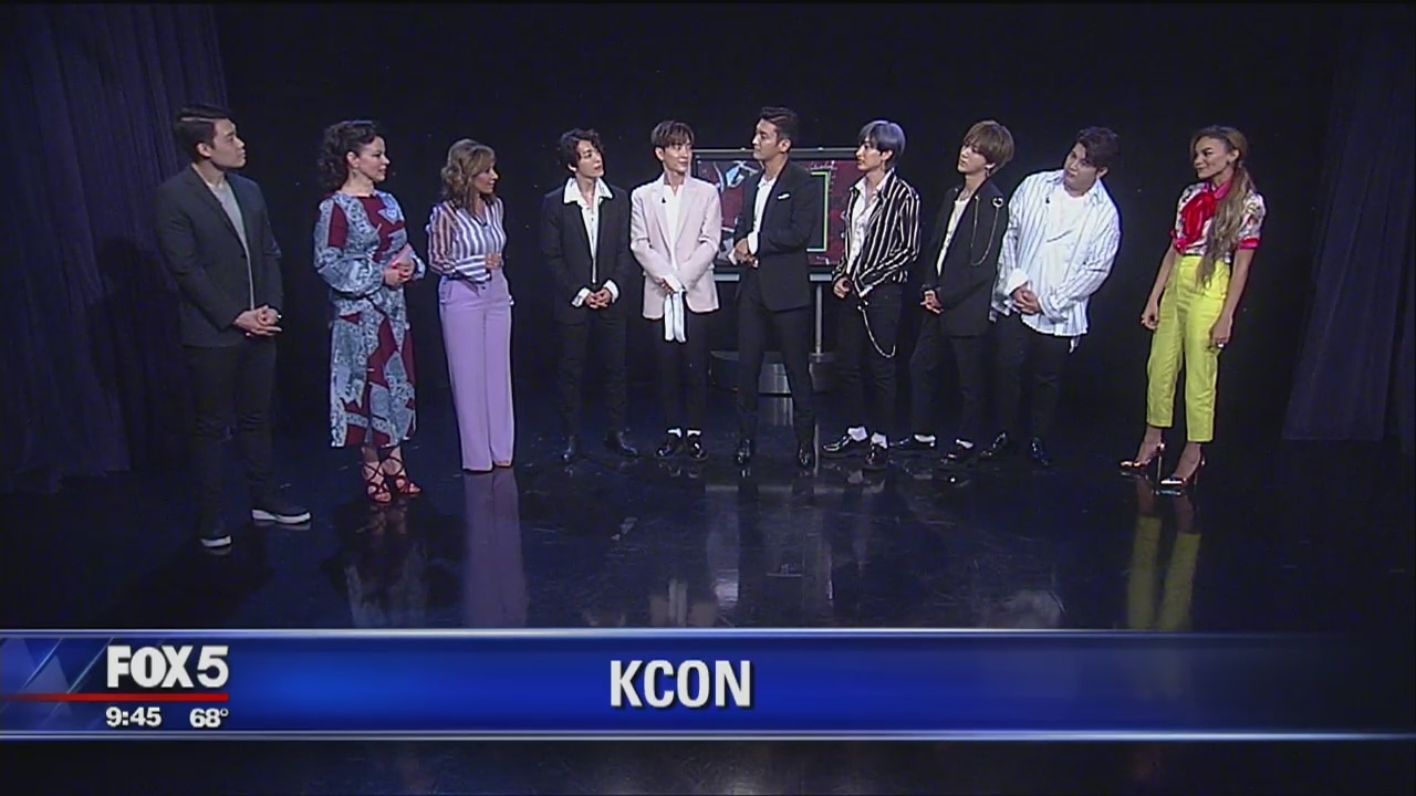 Super Junior & Leslie Grace