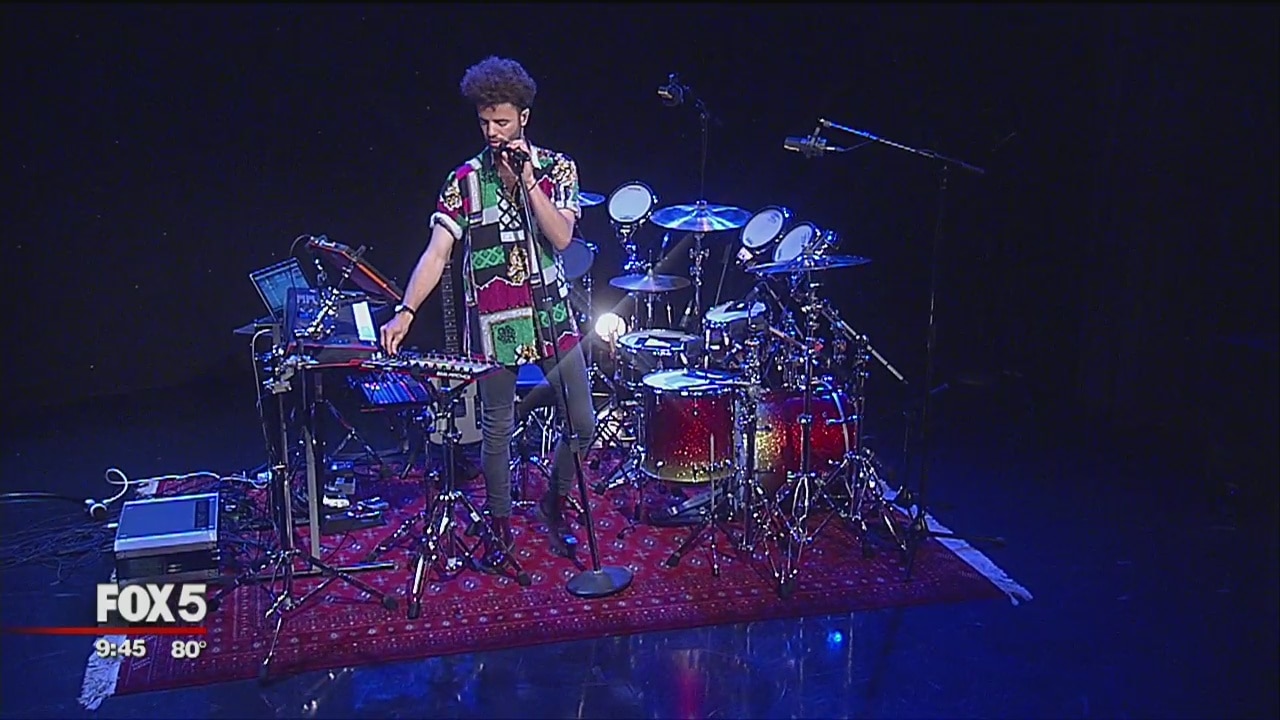 Youngr performs 'Lost in Translation'