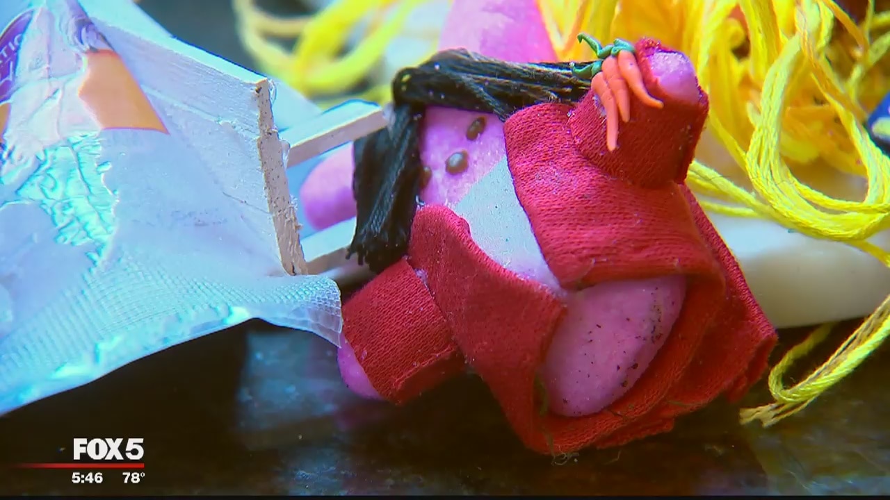 Political 'peep show' in Bethesda