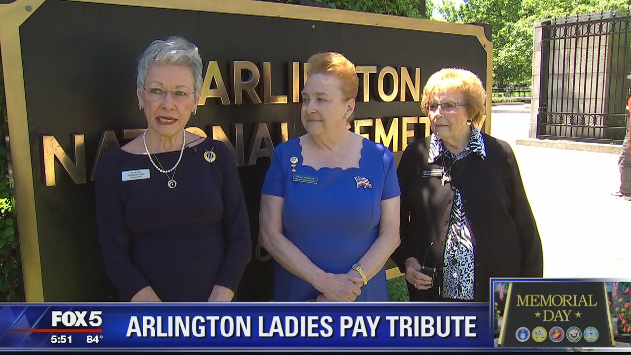 Arlington Ladies pay tribute to fallen heroes