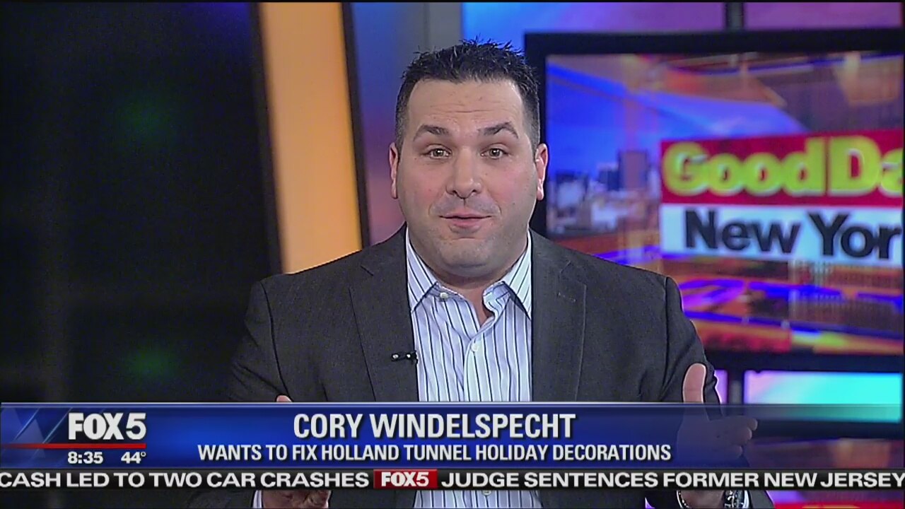 Man Explains His Issue With Tunnel Christmas Decorations