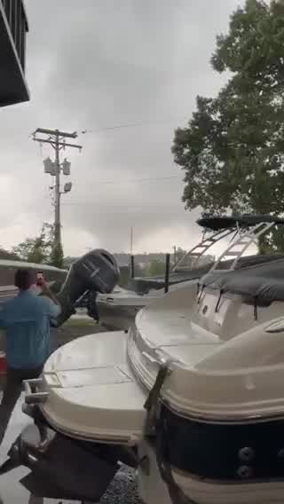 Video of possible tornado in Annapolis area