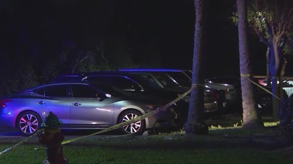 3-year-old girl shot outside Orlando apartment complex, deputies say