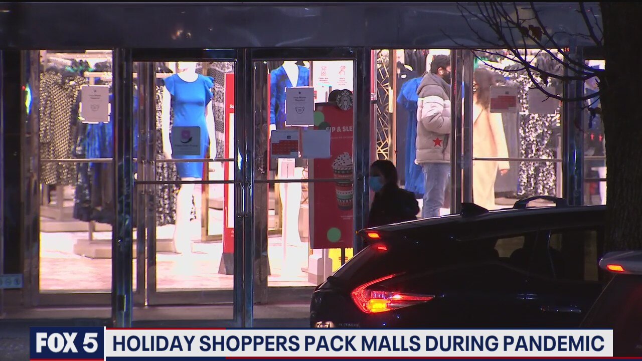 Holiday shoppers flocking to mall despite coronavirus