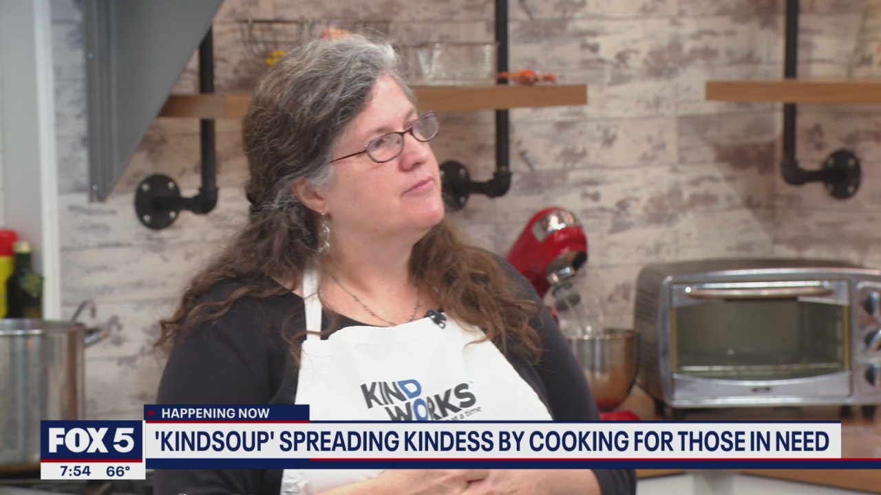 'KindSoup' non-profit spreads kindness by cooking for those in need